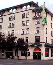 Kamloops Accommodation Guide - The 1920s Plaza Heritage Hotel