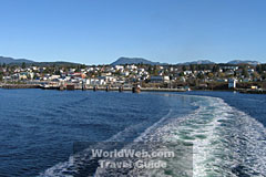 Boat Leaves the Powell River Harbour