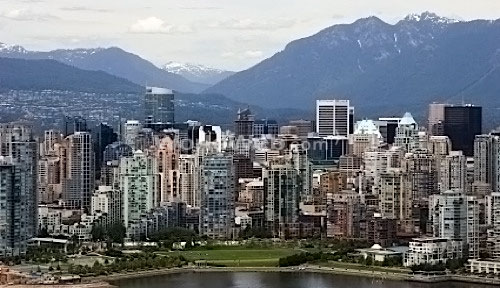 Vancouver�s downtown, harbour and mountains