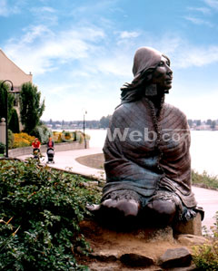 Ilchee statue