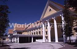 Lake Yellowstone Hotel