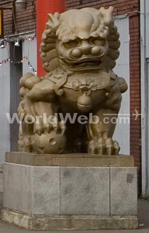 Entering Chinatown