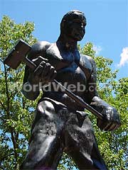 http://graphics.worldweb.com/PhotoImages/Articles/USA/Woodrum_photo_of_JH_statue.jpg